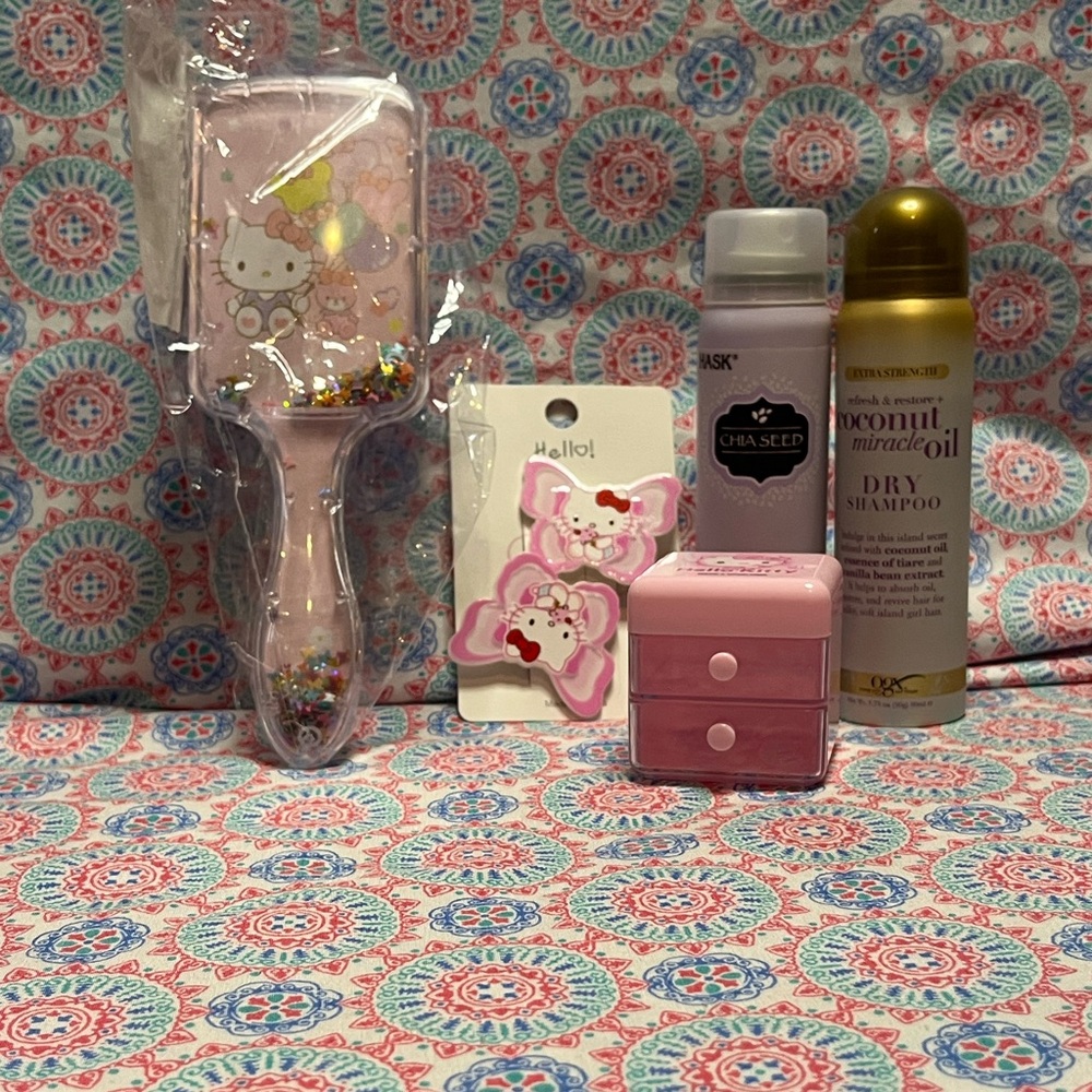 NWT Hello Kitty Hair Bundle:Shaker Brush, clips, drawer mini storage dry shampoo - Picture 2 of 7